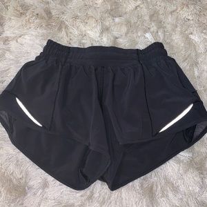 black hotty hot shorts 2.5”